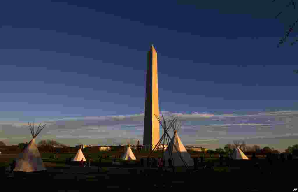 Teepees are erected near the Washington Monument during a protest against the Dakota Access Oil Pipeline in Washington, March 8, 2017. A federal judge declined to temporarily stop construction of the final section of the disputed Dakota Access oil pipeline, clearing the way for oil to flow as soon as next week.