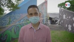 Inmigrantes venezolanos se ganan la vida en Colombia 