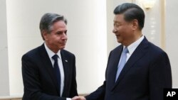 토니 블링컨(왼쪽) 미 국무장관과 시진핑 중국 국가주석이 19일 베이징 인민대회당에서 회동하고 있다. 