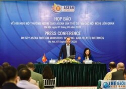 Thứ trưởng Ngoại giao Việt Nam Nguyễn Quốc Dũng thông cáo về các cuộc họp của khối ASEAN, ngày 7/9/2020.
