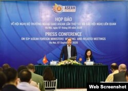 Thứ trưởng Ngoại giao Việt Nam Nguyễn Quốc Dũng thông cáo về các cuộc họp của khối ASEAN, ngày 7/9/2020.