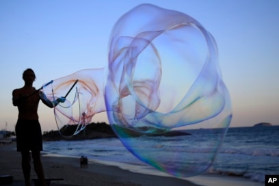 Jinsiy aloqa onlayn ogli dushda onasini kordi ozlarini tugatgan pantiesdagi ayollar