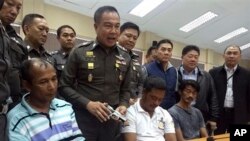 ထိုင်းလူကုန်ကူးဂိုဏ်း သံသယရှိသူတွေ ဖမ်းဆီးရမိကြောင်း ထိုင်းရဲချုပ် Somyot Poompanmoung သတင်းစာရှင်းလင်း။ (မေ ၅-၂၀၁၅)