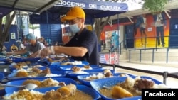 Almuerzos para refugiados venezolanos preparados en el albergue Casa de Paso Divina Providencia, de la diócesis de Cúcuta, en La Parada. Sep. 13 de 2019. Foto: Facebook Casa de Paso Divina Providencia.