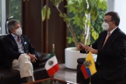 El presidente de Ecuador, Guillermo Lasso, llega para una visita oficial a México, el martes 24 de agosto de 2021.