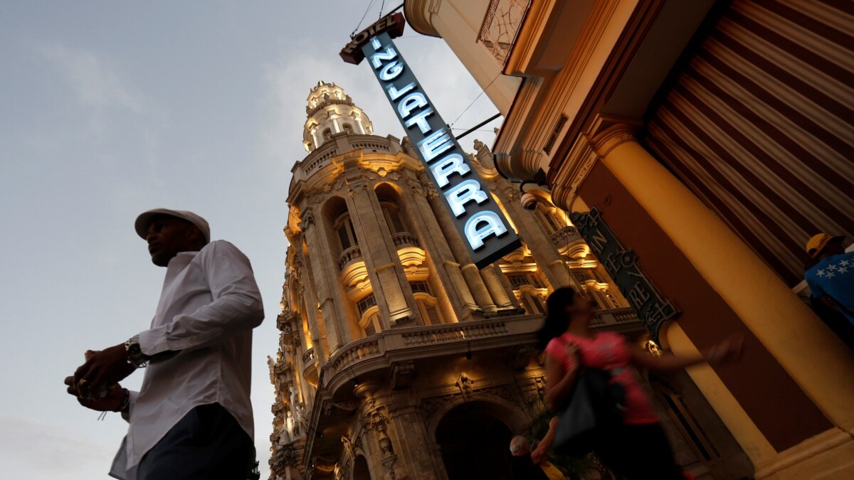 Cuban Artist Switches Havana's Neon Lights Back On