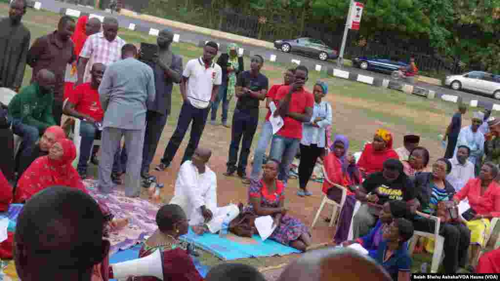 Gangamin da ake ci gaba da yi a Abuja kan neman sako dalibai mata na Chibok