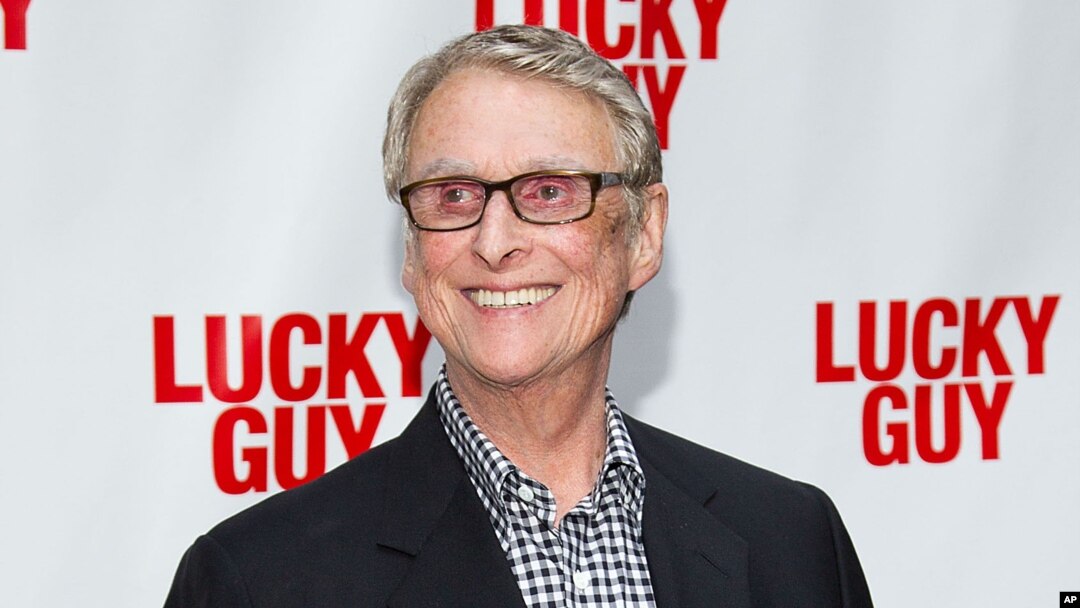 El director Mike Nichols el año pasado durante la noche de estreno de "Lucky Guy" en Nueva York.