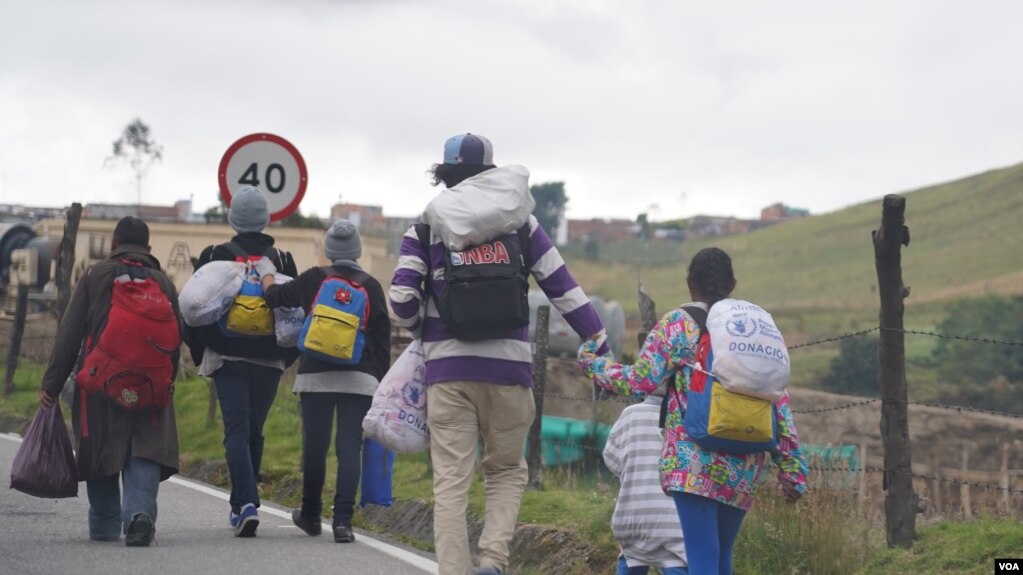 “La ruta de la infamia” es como se le conoce al viaje que emprenden todos los días miles de venezolanos desde la ciudad fronteriza de Cúcuta, hacia Bogotá.