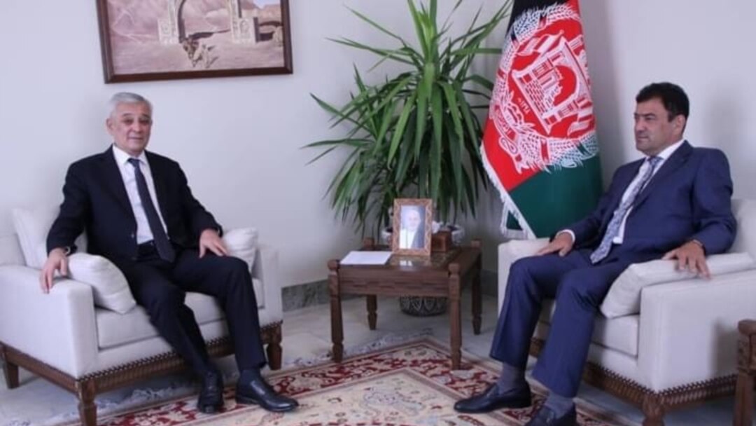 Afg’oniston prezidenti idorasi raisi Shokir Korgar O’zbekistonning Kobuldagi elchisi Yodgorxo’ja Shodmonov bilan muloqotda 96 nafar bitiruvchilar diplomi bilan bog’liq muammo yuzasidan gaplashgan