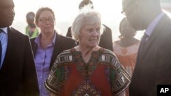 Jocelyn Elliott, ex-otage, arrive à Ouagadougou le 8 février 2016. 