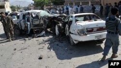 د جلال آباد د یکشنبې د ورځې د سړک غاړې د بم د چاودنې د سیمې انځور 