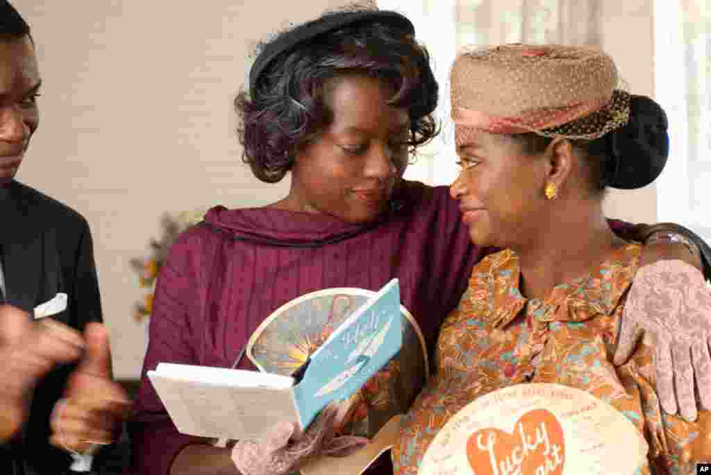 The drama "The Help" was nominated for Best Picture. Viola Davis (left) recieved a best actress nomination. (© DreamWorks)