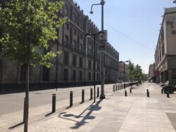 Algunas calles de Ciudad de México están vacías debido al distanciamiento social por el coronavirus.