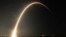 美国SpaceX公司的猎鹰9号火箭从佛罗里达州卡纳维拉尔角发射升空。（2018年8月7日）