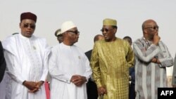 Le président nigérien Mahamadou Issoufou, le président malien Ibrahim Boubacar Keita, le président tchadien Idriss Deby, le président burkinabé Roch Marc Christian Kaboré à Nouakchott le 2 juillet 2018.