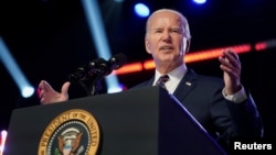 Presiden AS Joe Biden menyampaikan pidato untuk memperingati tiga tahun serangan 6 Januari 2021 terhadap Gedung Capitol AS di Blue Bell, Pennsylvania. (Foto: Reuters)