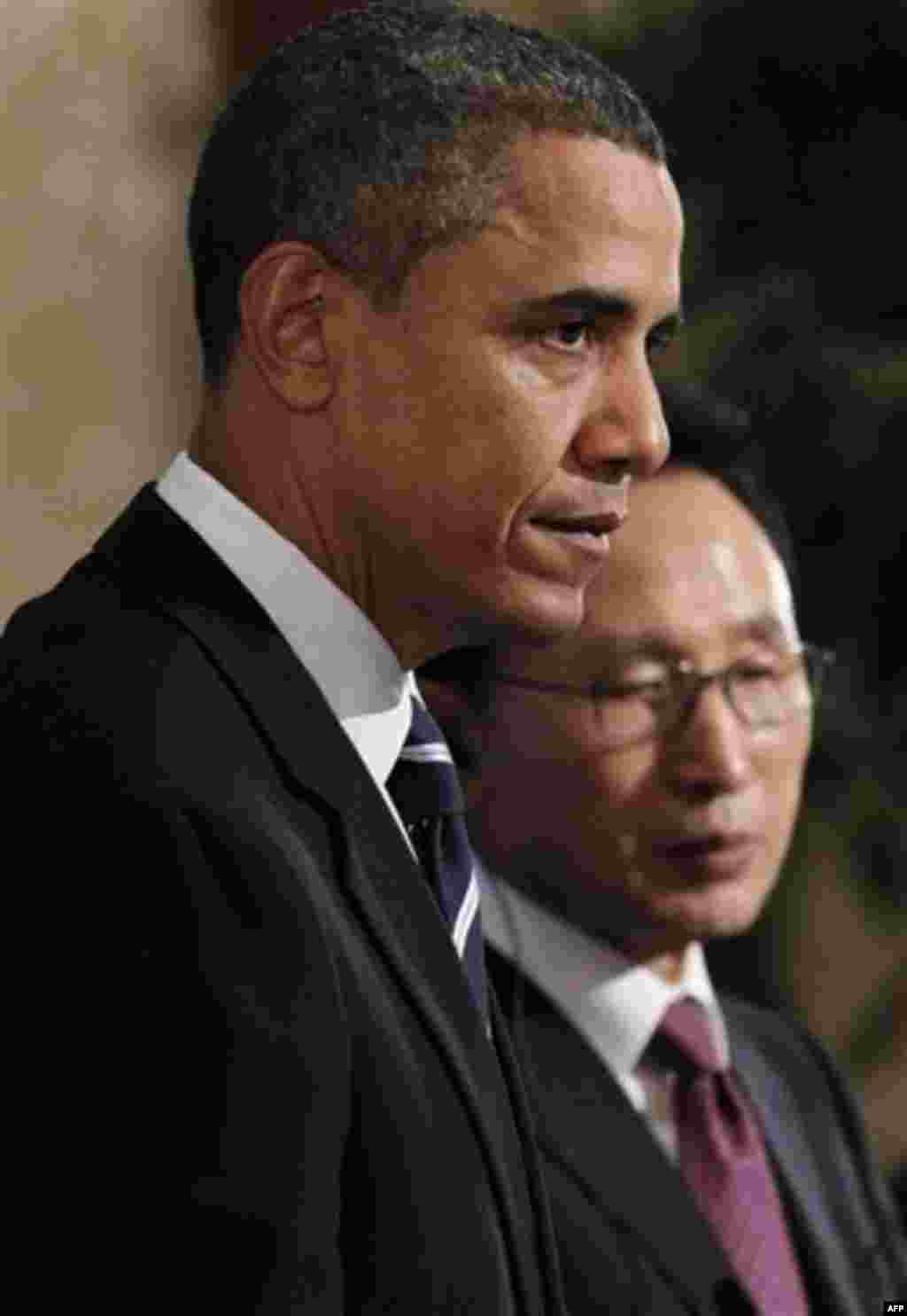 President Barack Obama and South Korean President Lee Myung-bak hold a joint news conference at Blue House in Seoul, South Korea, Thursday, Nov. 11, 2010. (AP Photo/Charles Dharapak)