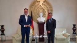 Ông Mark Hauptmann, Nghị sĩ Quốc hội Liên bang Đức, và Đại sứ Việt Nam tại Đức Nguyễn Minh Vũ, tháng 7/2020. Photo vietnambotschaft.org