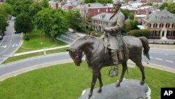 Памятник генералу Роберту Э. Ли в Ричмонде, Вирджиния