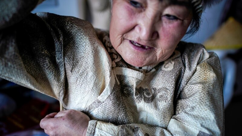 Fish Skin Clothing Tradition at Risk of Dying Out