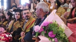 دەرچووانی بەشی زمانی کوردی لە کۆبانی بڕوانامەکانیان وەردەگرن