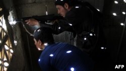2013年10月24叙利亚东北部城市代尔祖尔: 反政府武装把守阵地