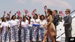 Ibu Negara AS, Melania Trump tiba di Bandara Internasional Lilongwe di Lumbadzi, Malawi, 4 Oktober 2018. 