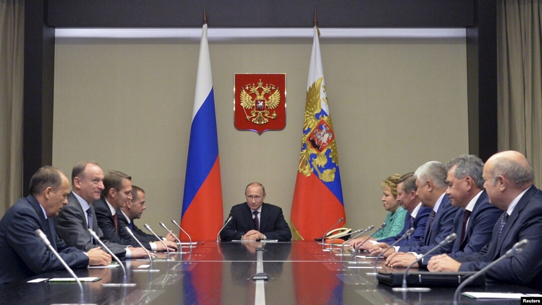 Tổng thống Nga Vladimir Putin chủ trì cuộc họp tại Novo-Ogaryovo, ngoại ô Moscow, ngày 29/9/2015.