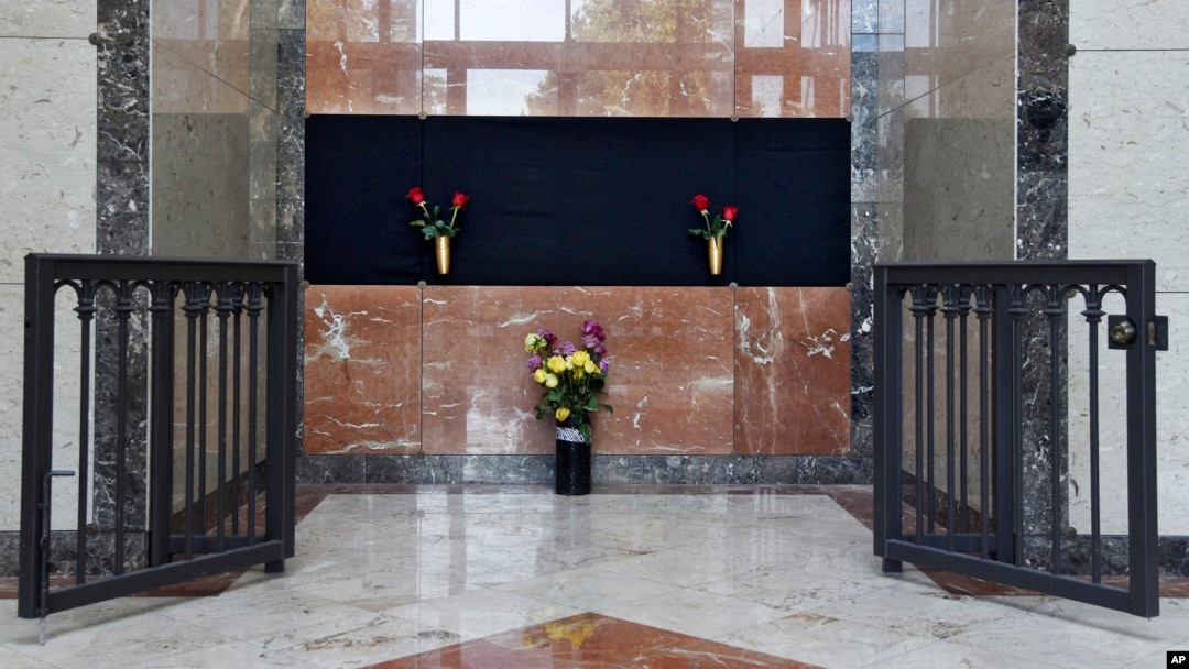 Flowers rest at the Judy Garland Pavilion, a semi-private mausoleum, at Hollywood Forever Cemetery, Jan. 30, 2017, in Los Angeles. Representatives for the cemetery and Garland's family say her remains have been moved from New York to the mausoleum.