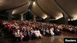 Lebanese, Syrian Christian Maronites pray for peace Syria, in Harisa, Lebanon, Sept. 7, 2013.