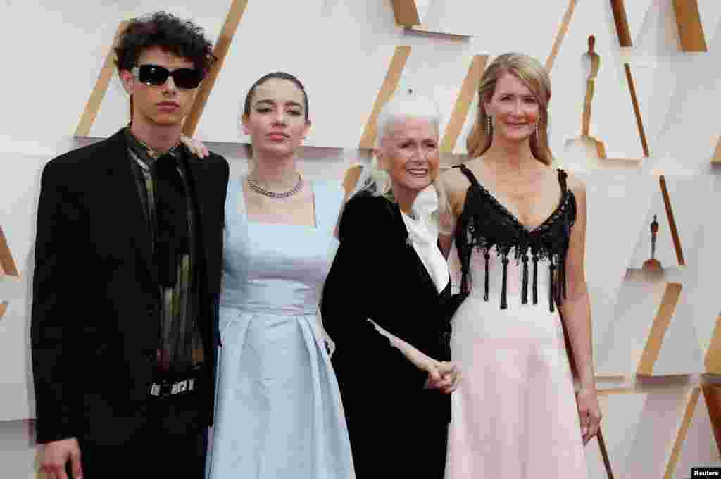 Laura Dern, her mother Diane Ladd and children Ellery and Jaya Harper pose on the red carpet during the Oscars arrivals at the 92nd Academy Awards in Hollywood.