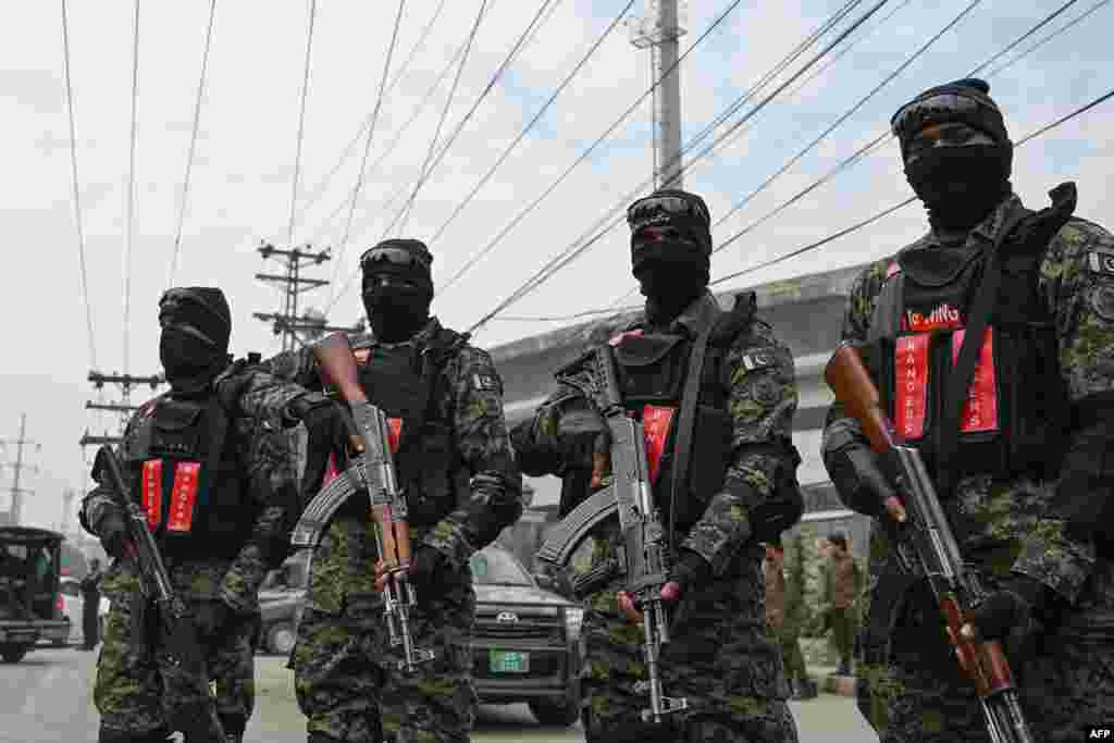 پنڈی اسٹیڈیم میں میچ سے دو روز قبل ہی سیکیورٹی انتظامات سخت کر دیے گئے تھے جس کے تحت نیم فوجی دستوں کا گشت بھی جاری رہا۔&nbsp; &nbsp;