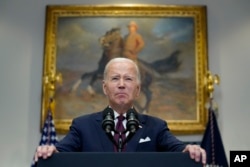 Presiden Joe Biden berbicara tentang putusan Mahkamah Agung tentang tindakan afirmatif dalam penerimaan perguruan tinggi di Ruang Roosevelt Gedung Putih, Kamis, 29 Juni 2023, di Washington. (Foto: AP)