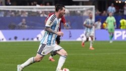 [오늘의 월드컵 라디오 듣기] 음바페·홀란의 거센 추격…‘완성형 축구의 신’ 메시, 득점왕 굳히기 나선다