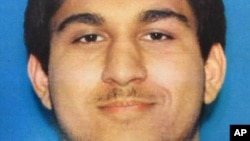 Cetin, que no ha sido formalmente acusado todavía, fue arrestado en el pasado "por un simple asalto" y se encuentra detenido en la cárcel de Skagit County, indicó Hawley.