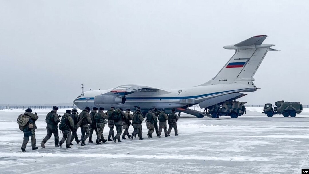 Российские десантники перебрасываются в Казахстан. 6 января 2022г.