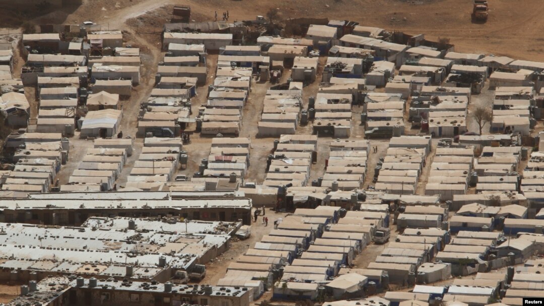 Tenda pengungsi Suriah di kota Arsal, Lebanon, dekat perbatasan dengan Suriah, 21 April 2017. (REUTERS/Mohamed Azakir) 