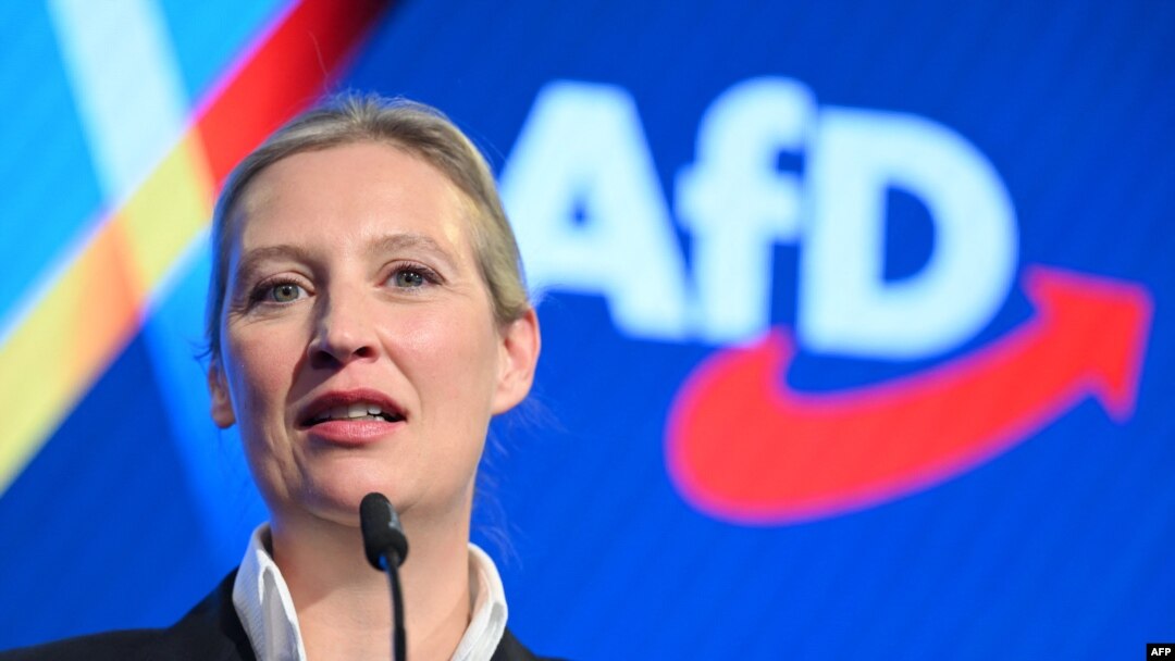 23 Şubat 2025 - Almanya'nın aşırı sağcı Almanya için Alternatif (AfD) partisinin eş lideri ve partisinin başbakan adayı Alice Weidel, Almanya genel seçimlerinde ilk sandık çıkış anketlerinin ardından Berlin'de konuştu.