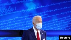 El exvicepresidente y candidato demócrata a la Casa Blanca, Joe Biden, durante el foro público organizado por la cadena ABC News, en Filadelfia, Pensilvania, el 15 de octubre de 2020.