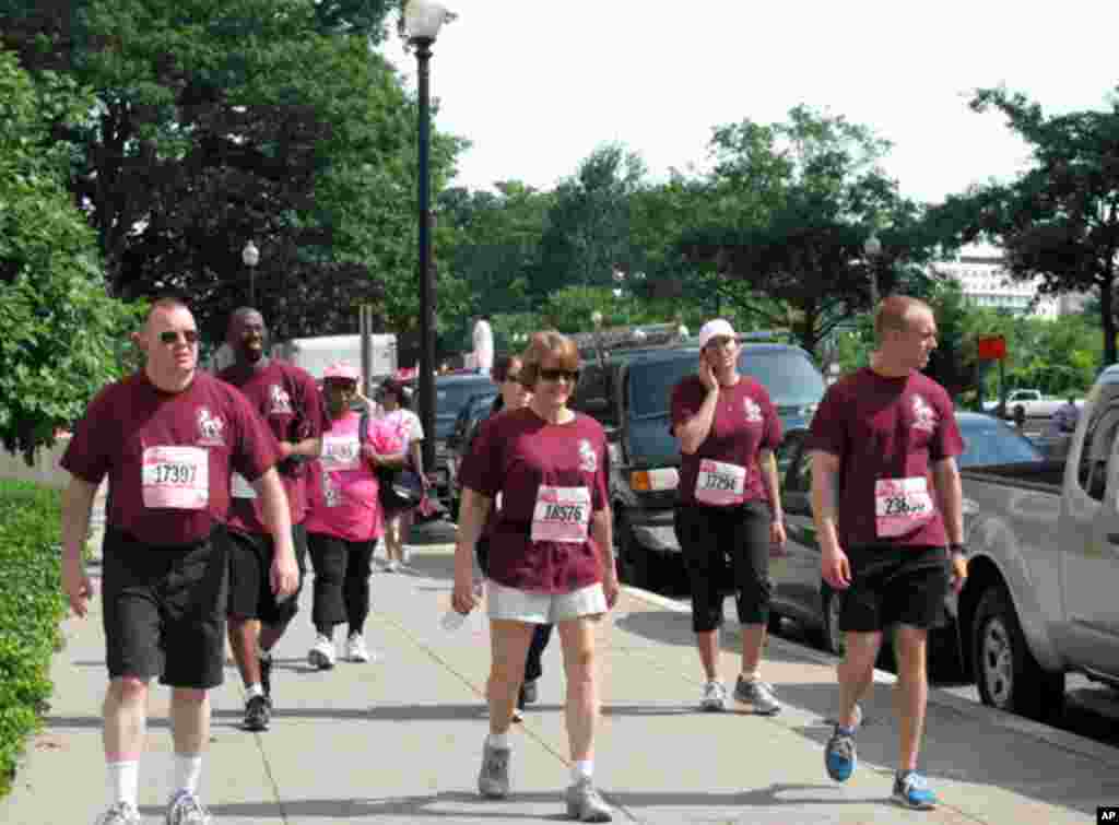 “为治愈而赛”步行活动