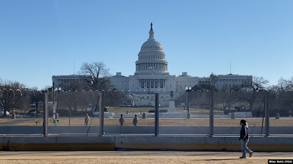 美国国会大厦在参议院展开对前总统特朗普弹劾审判前一天(photo:VOA)