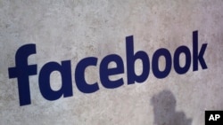 脸书因为没有在2015年通知其用户其信息被非法盗用而受到批评
