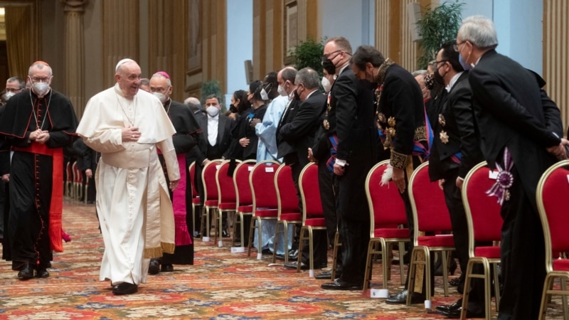 Migrants bloqués à la frontière polonaise: le pape donne 100.000 euros