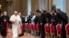 Bawa Anak Keluar dari Konflik, Paus Sebut Orang Tua Sebagai Pahlawan