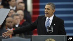 Prezidan Barack Obama ap pale nan seremoni prestasyon sèman li nan dat 21 janvye 2013 la.