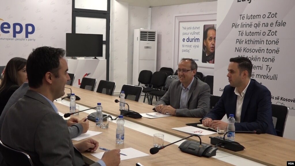 Vetëvendosje dhe LDK fillojnë diskutimet për koalicion të mundshëm qeverisës