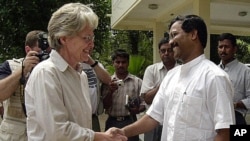 UNISDR's Margareta Wahlstrom (L) during a visit to Sri Lanka (file photo).