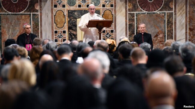 Đức Giáo Hoàng Phanxicô gặp Ngoại giao đoàn nhân dịp năm mới tại Sala Regia ở Vatican ngày 7/1/2019.