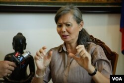 FILE: Mu Sochua, a vice-president of the opposition CNRP, in an interview with VOA Khmer, Phnom Penh, September 06, 2017. (Hean Socheata/VOA Khmer)